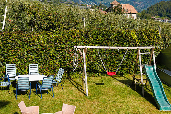 Spielplatz und Liegewiese